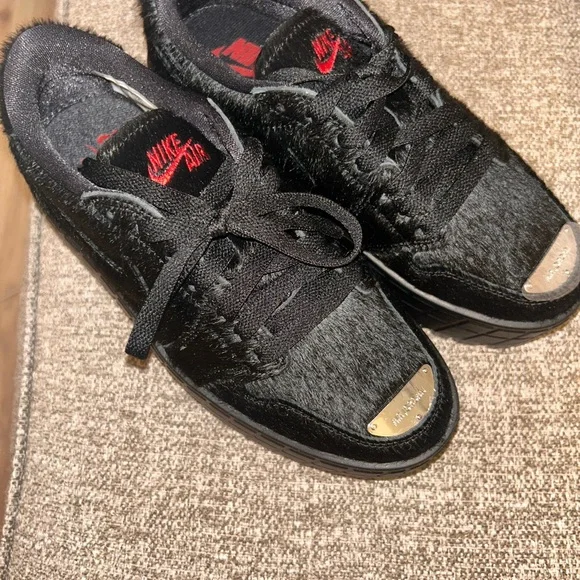 NWOT (WMNS) Air Jordan 1 Low Brooklyn 'Black Gym Red' size 5 - Picture 2 of 8